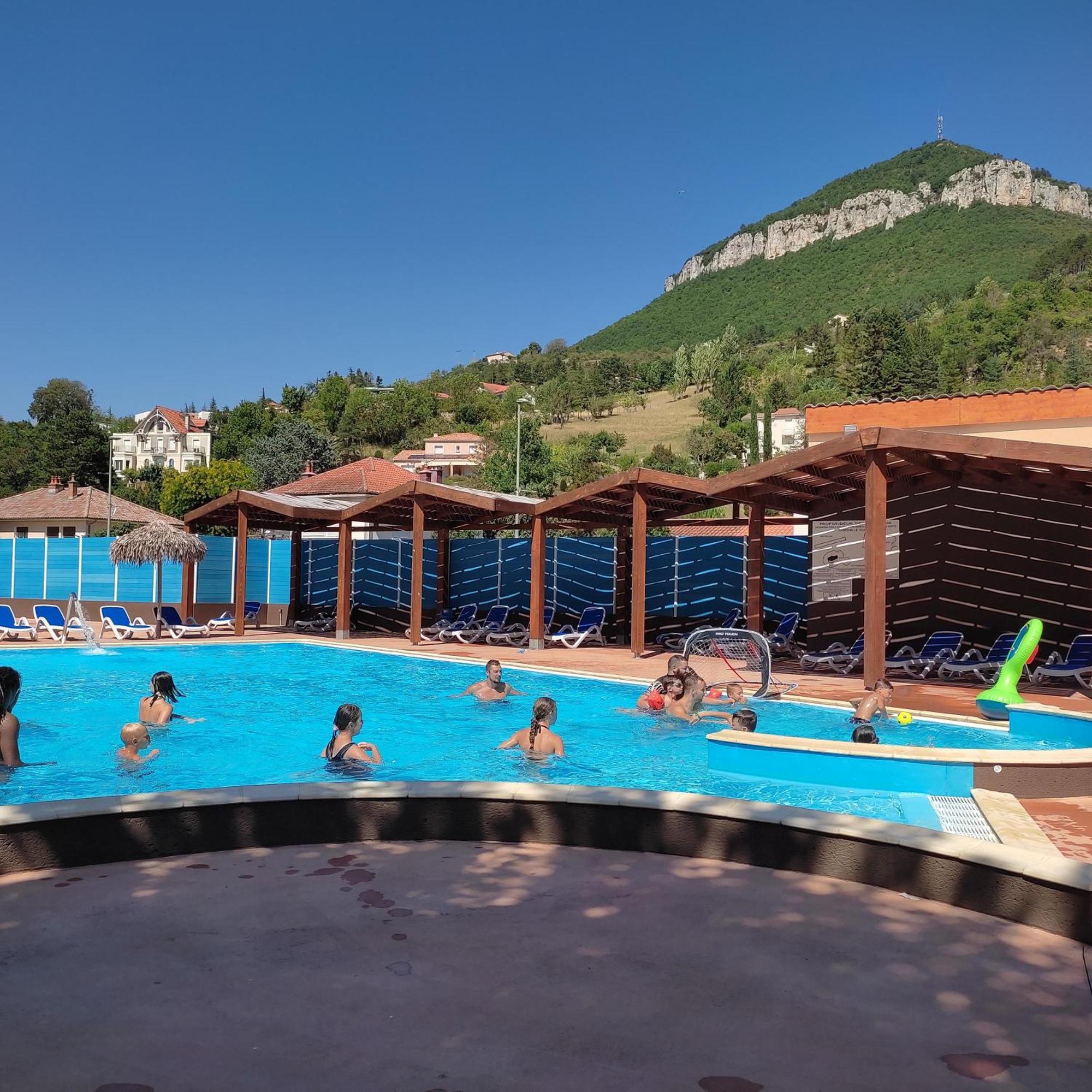 Mobil Home Xxl 4 Chambres - Camping Le Viaduc Millau Exterior photo